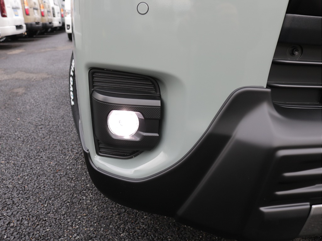 令和７年式アースカラーパッケージ２８００ディーゼル４WDブラックエディション完成！オリジナルフロントバンパー前後バンパー同色塗装オリジナル１６インチアルミオリジナルLEDテールアルパインＢＩＧ－Ｘナビ