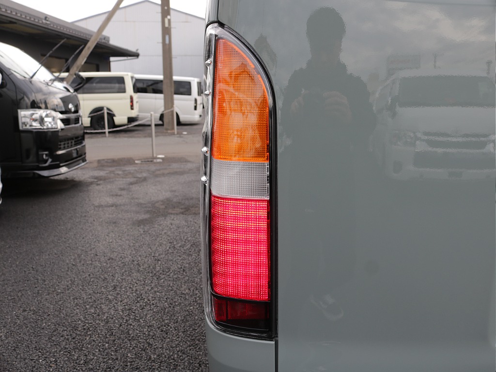 令和７年式アースカラーパッケージ２８００ディーゼル４WDブラックエディション完成！オリジナルフロントバンパー前後バンパー同色塗装オリジナル１６インチアルミオリジナルLEDテールアルパインＢＩＧ－Ｘナビ