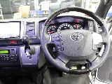 令和１年式ダークプライムⅡ２０００ガソリン２WDカスタムハイエース入庫！！ＥＳＳＥＸフロントスポイラーオリジナル１７インチアルミ２インチローダウンアルパイン８インチナビアルパイン１２．８フリップダウン