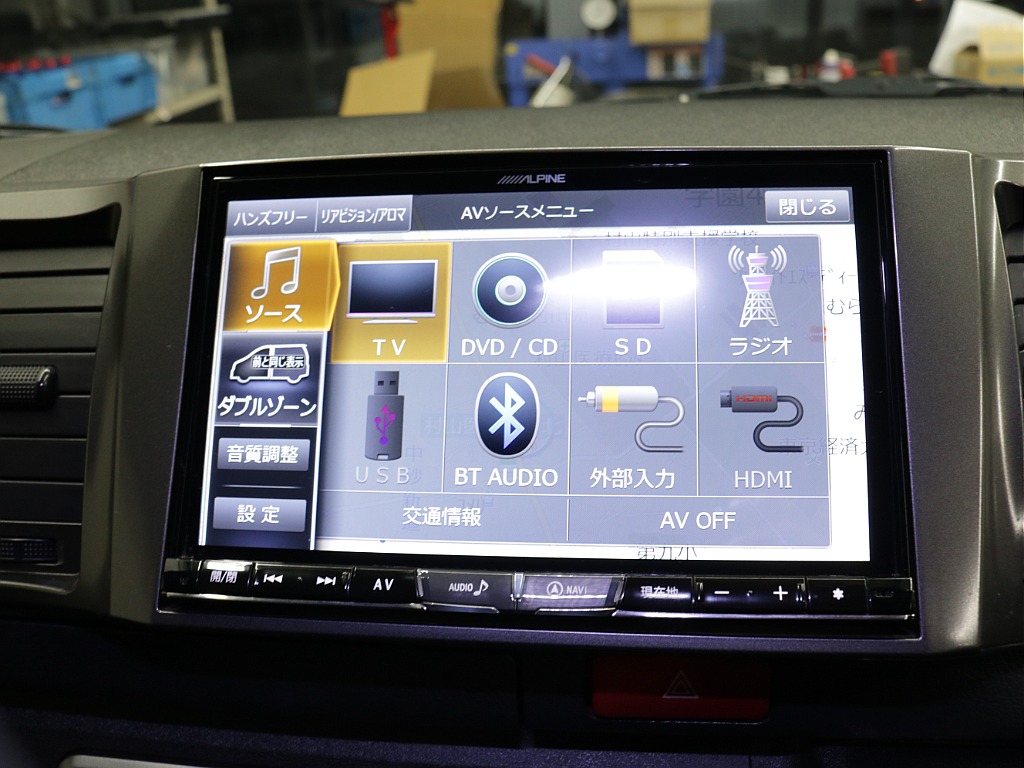 令和１年式ダークプライムⅡ２０００ガソリン２WDカスタムハイエース入庫！！ＥＳＳＥＸフロントスポイラーオリジナル１７インチアルミ２インチローダウンアルパイン８インチナビアルパイン１２．８フリップダウン