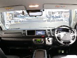 令和６年式ハイエースワゴンＧＬファミリーに好評のＶｅｒ１シートアレンジ施工済み！オリジナルフロントスポイラーオリジナルオーバーフェンダーオリジナルＬＥＤテールパイオニア７インチナビ１２．８フリップ装備
