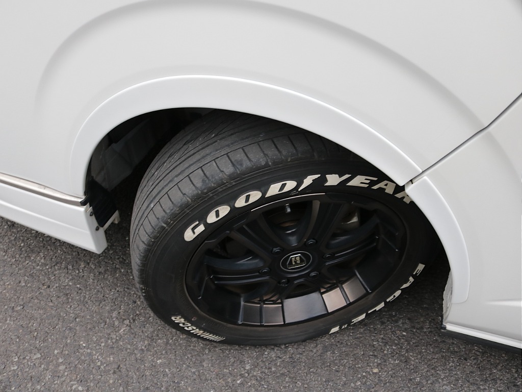 令和４年式ワゴンＧＬ２７００ガソリン４ＷＤファミリに好評のＶｅｒ１シートアレンジ施工車両入庫！パナソニック９インチナビパイオニアフリップダウンモニター装備オリジナルパーツ多数装備済み！！