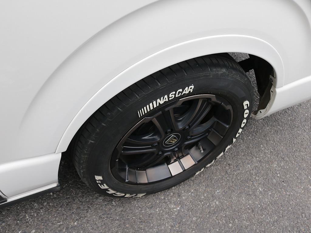 令和４年式ワゴンＧＬ２７００ガソリン４ＷＤファミリに好評のＶｅｒ１シートアレンジ施工車両入庫！パナソニック９インチナビパイオニアフリップダウンモニター装備オリジナルパーツ多数装備済み！！