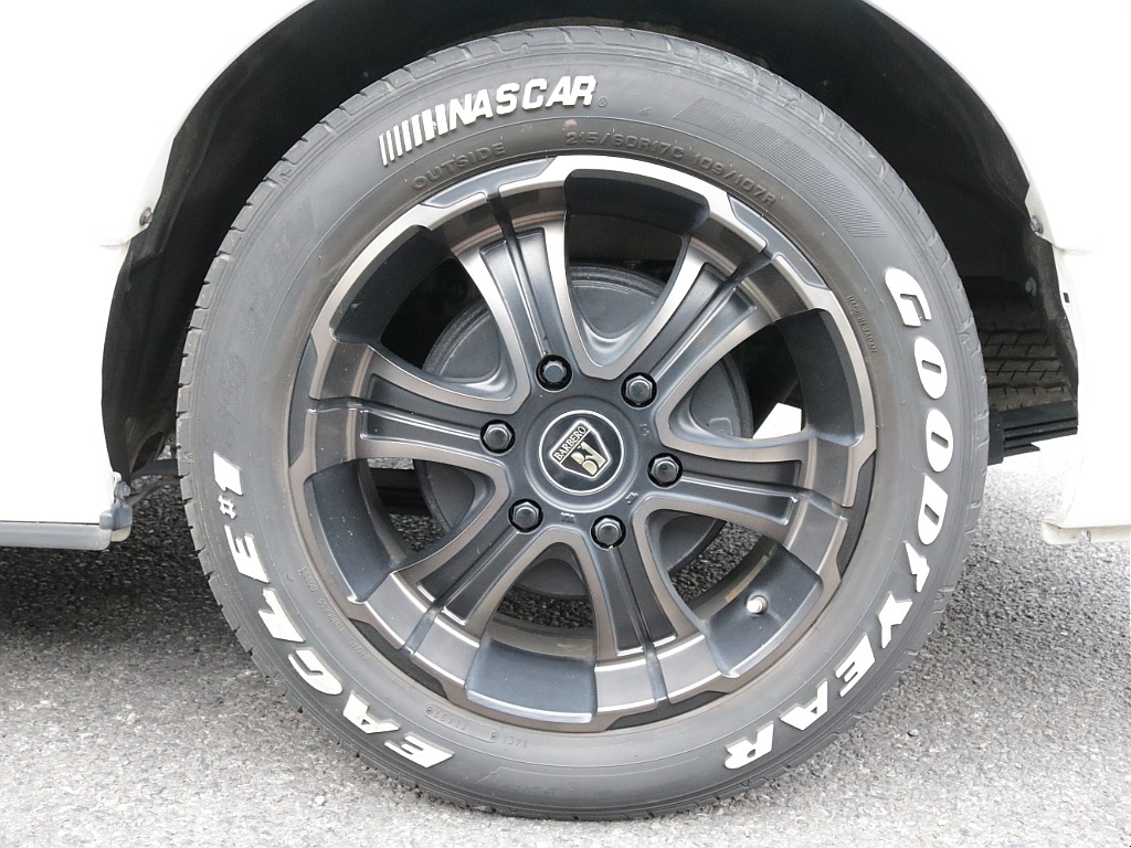 令和４年式ワゴンＧＬ２７００ガソリン４ＷＤファミリに好評のＶｅｒ１シートアレンジ施工車両入庫！パナソニック９インチナビパイオニアフリップダウンモニター装備オリジナルパーツ多数装備済み！！