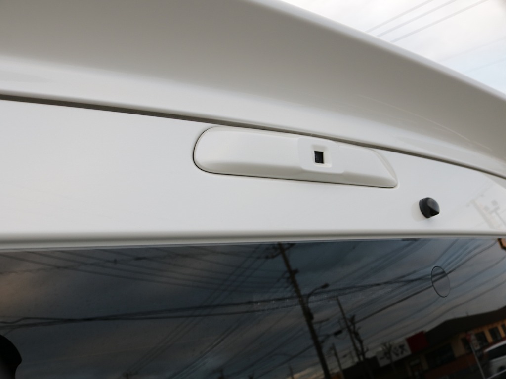 令和４年式ワゴンＧＬ２７００ガソリン４ＷＤファミリに好評のＶｅｒ１シートアレンジ施工車両入庫！パナソニック９インチナビパイオニアフリップダウンモニター装備オリジナルパーツ多数装備済み！！