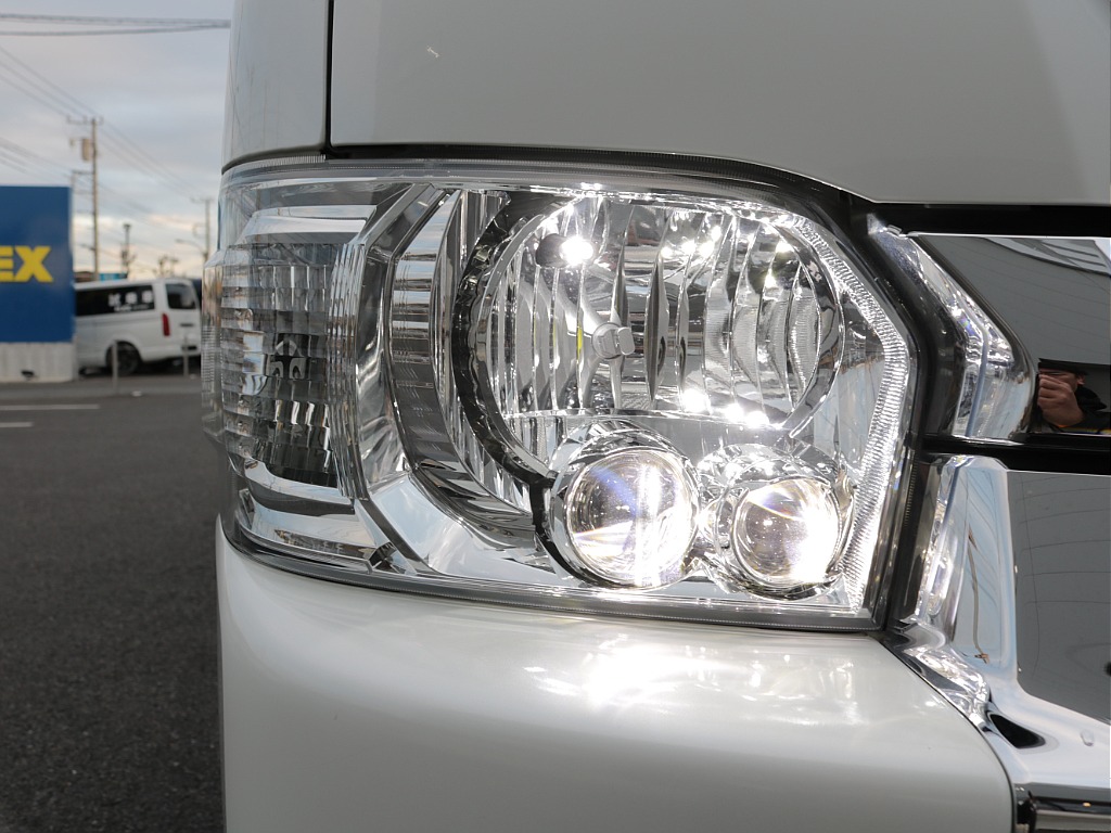 令和４年式ワゴンＧＬ２７００ガソリン４ＷＤファミリに好評のＶｅｒ１シートアレンジ施工車両入庫！パナソニック９インチナビパイオニアフリップダウンモニター装備オリジナルパーツ多数装備済み！！