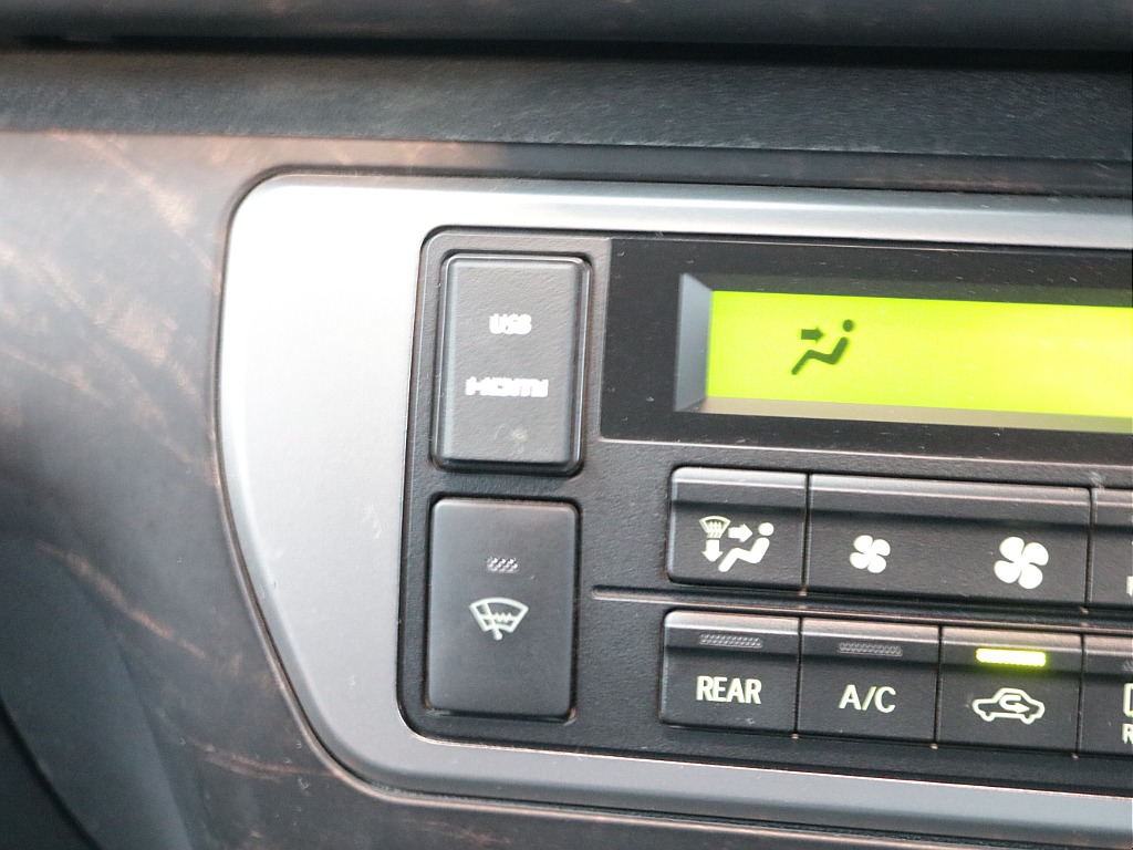 令和４年式ワゴンＧＬ２７００ガソリン４ＷＤファミリに好評のＶｅｒ１シートアレンジ施工車両入庫！パナソニック９インチナビパイオニアフリップダウンモニター装備オリジナルパーツ多数装備済み！！