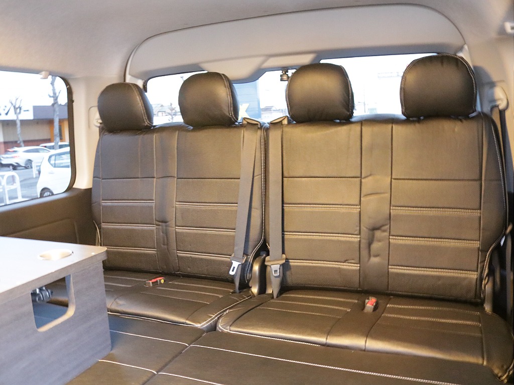 令和４年式ワゴンＧＬ２７００ガソリン４ＷＤファミリに好評のＶｅｒ１シートアレンジ施工車両入庫！パナソニック９インチナビパイオニアフリップダウンモニター装備オリジナルパーツ多数装備済み！！