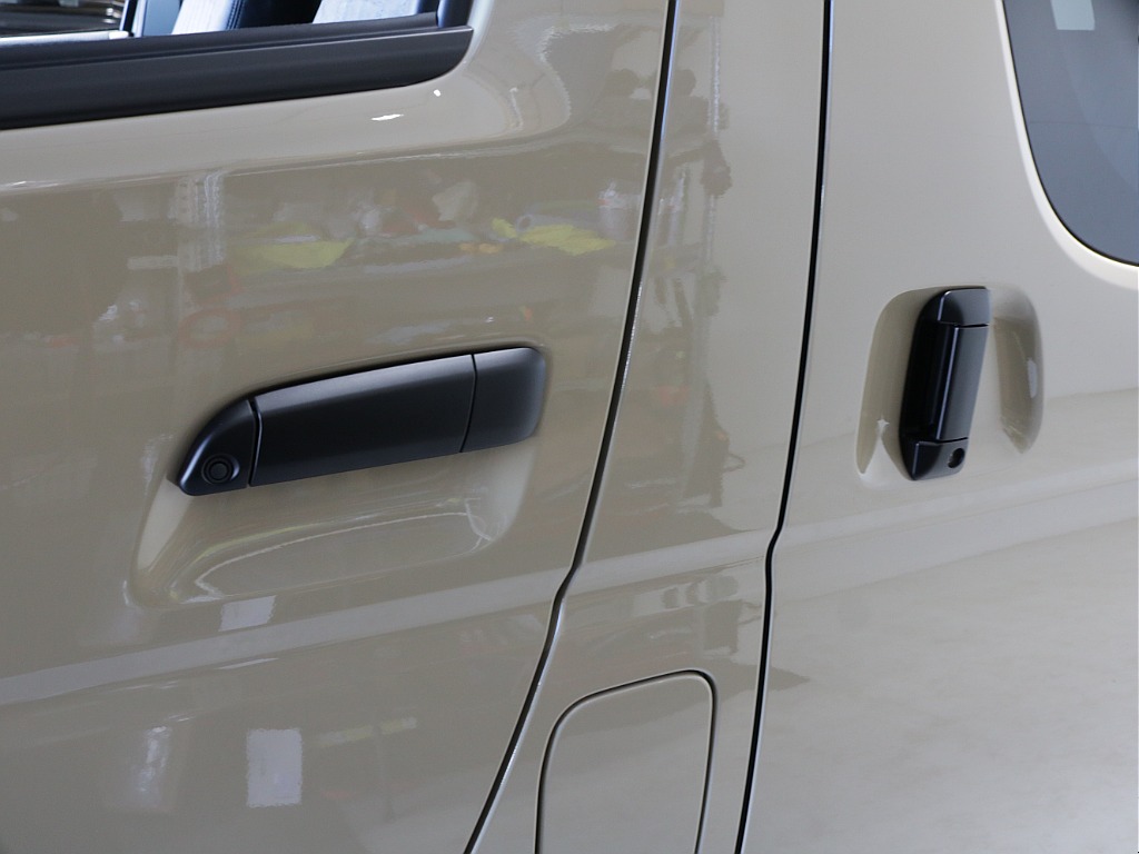 令和７年式アースカラーパッケージ２８００ディーゼル４WDカスタム車両入庫！オリジナルフロントバンパーオリジナル１６インチアルミオリジナルオーバーフェンダーオリジナルＬＥＤテールアルパイン１１インチナビ