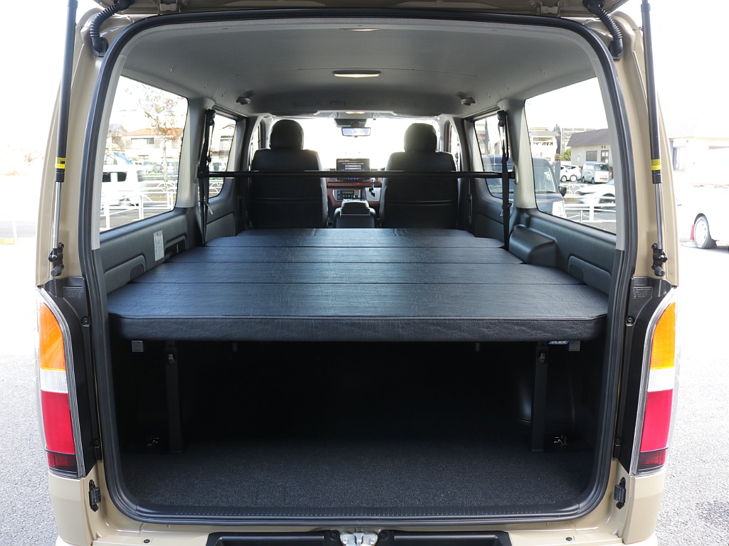 令和７年式アースカラーパッケージ２８００ディーゼル４WDカスタム車両入庫！オリジナルフロントバンパーオリジナル１６インチアルミオリジナルオーバーフェンダーオリジナルＬＥＤテールアルパイン１１インチナビ