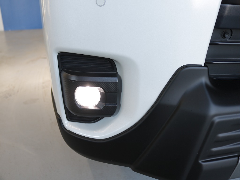 令和５年式ハイエースＶダークプライムⅡ２８００ディーゼル４ＷＤブラックエディション完成！オリジナルフロントバンパーオリジナルオーバーフェンダーオリジナル１６インチアルミアルパインＢＩＧ－Ｘ１１インチ！