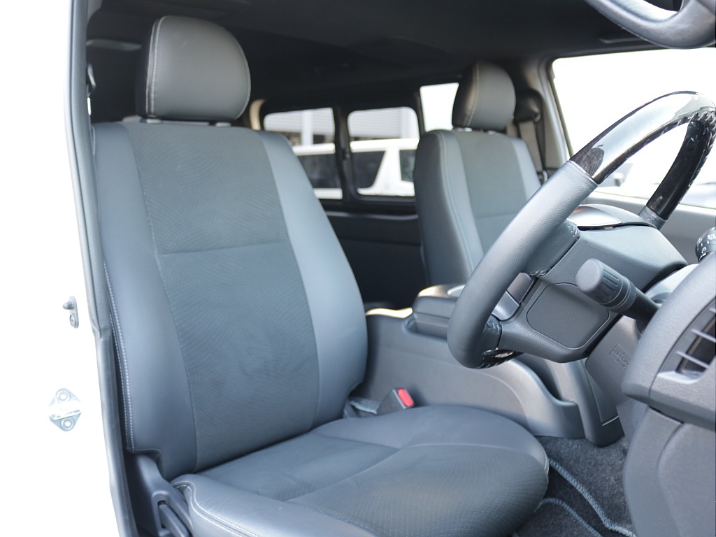 令和５年式ハイエースＶダークプライムⅡ２８００ディーゼル４ＷＤブラックエディション完成！オリジナルフロントバンパーオリジナルオーバーフェンダーオリジナル１６インチアルミアルパインＢＩＧ－Ｘ１１インチ！