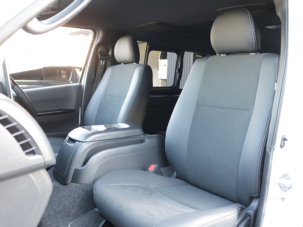 令和５年式ハイエースＶダークプライムⅡ２８００ディーゼル４ＷＤブラックエディション完成！オリジナルフロントバンパーオリジナルオーバーフェンダーオリジナル１６インチアルミアルパインＢＩＧ－Ｘ１１インチ！