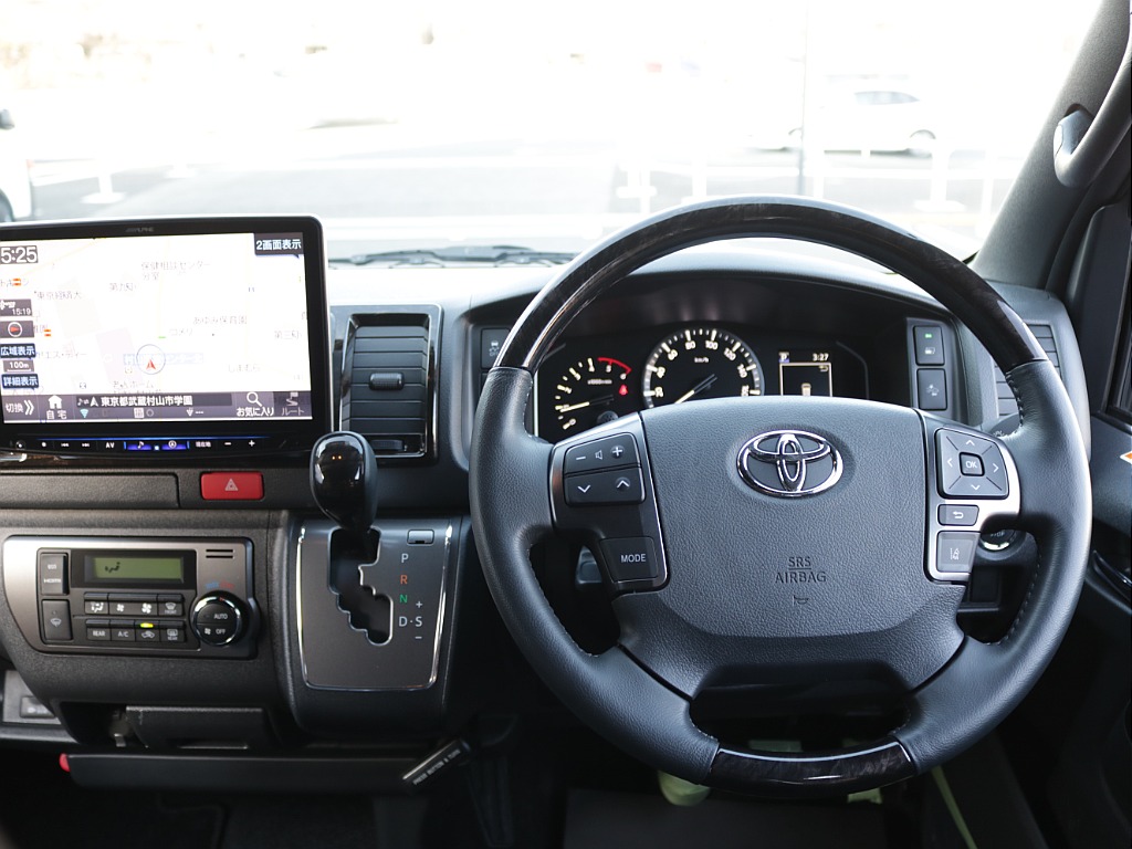 令和５年式ハイエースＶダークプライムⅡ２８００ディーゼル４ＷＤブラックエディション完成！オリジナルフロントバンパーオリジナルオーバーフェンダーオリジナル１６インチアルミアルパインＢＩＧ－Ｘ１１インチ！