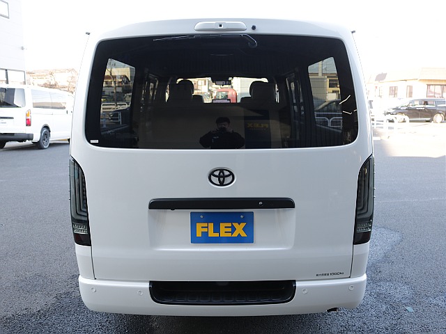 シンプルなリアビューになります！！