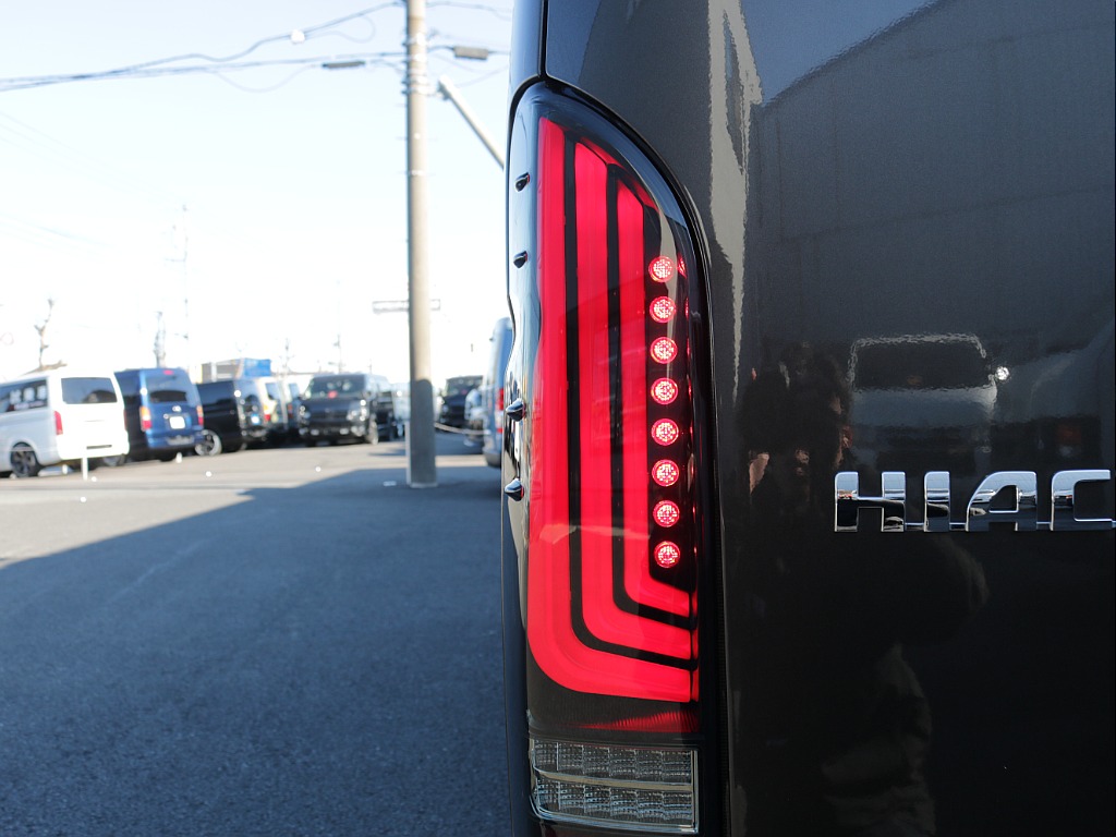 令和１年式希少５０周年特別仕様車２８００ディーゼル４WDカスタム車両入庫！オリジナルフロントバンパーオリジナル１６インチアルミグラントレック１６インチタイヤオリジナルオーバーフェンダータイプⅡベット！