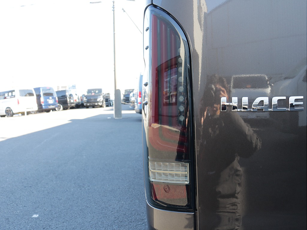 令和１年式希少５０周年特別仕様車２８００ディーゼル４WDカスタム車両入庫！オリジナルフロントバンパーオリジナル１６インチアルミグラントレック１６インチタイヤオリジナルオーバーフェンダータイプⅡベット！