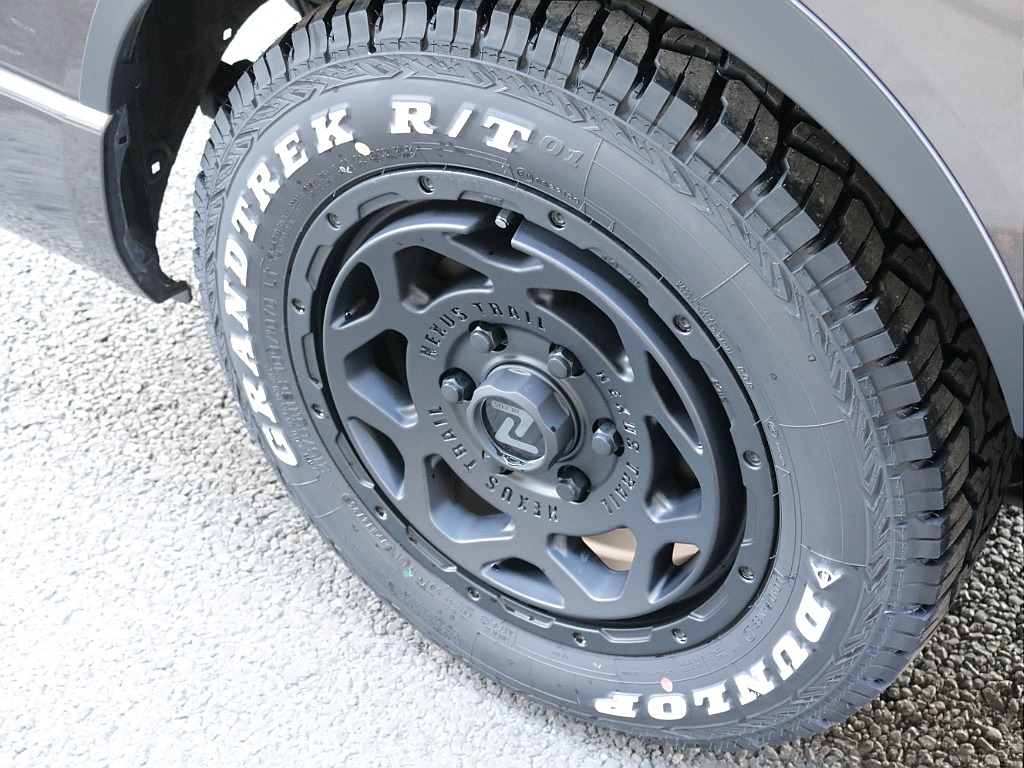 令和１年式希少５０周年特別仕様車２８００ディーゼル４WDカスタム車両入庫！オリジナルフロントバンパーオリジナル１６インチアルミグラントレック１６インチタイヤオリジナルオーバーフェンダータイプⅡベット！