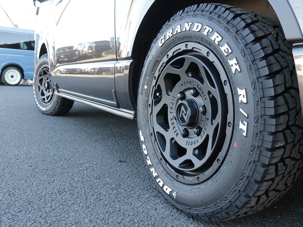 令和１年式希少５０周年特別仕様車２８００ディーゼル４WDカスタム車両入庫！オリジナルフロントバンパーオリジナル１６インチアルミグラントレック１６インチタイヤオリジナルオーバーフェンダータイプⅡベット！