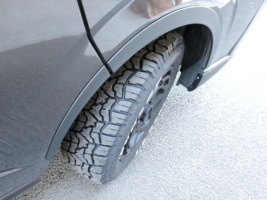 令和１年式希少５０周年特別仕様車２８００ディーゼル４WDカスタム車両入庫！オリジナルフロントバンパーオリジナル１６インチアルミグラントレック１６インチタイヤオリジナルオーバーフェンダータイプⅡベット！