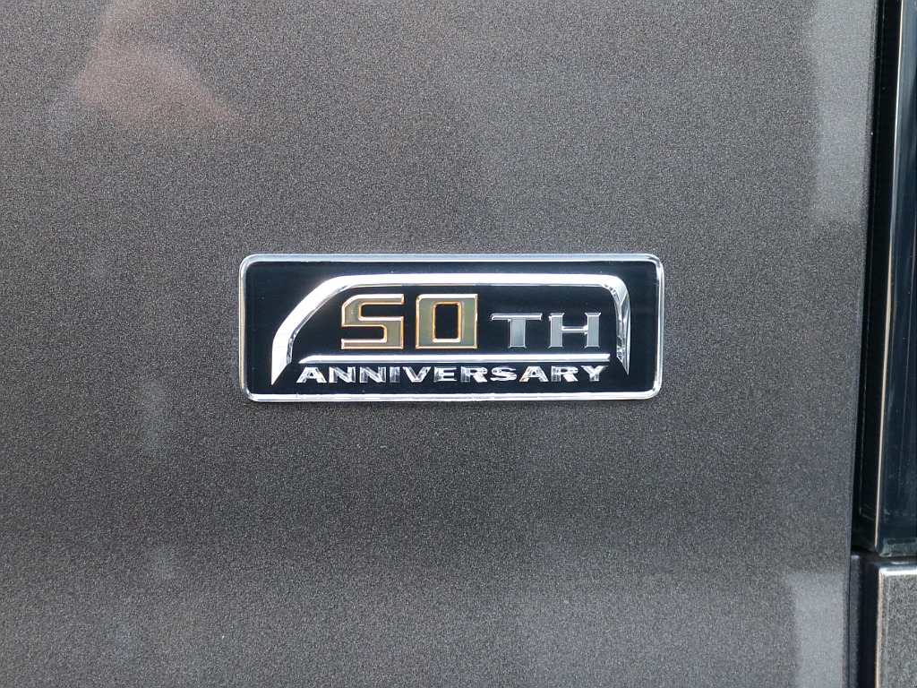 令和１年式希少５０周年特別仕様車２８００ディーゼル４WDカスタム車両入庫！オリジナルフロントバンパーオリジナル１６インチアルミグラントレック１６インチタイヤオリジナルオーバーフェンダータイプⅡベット！