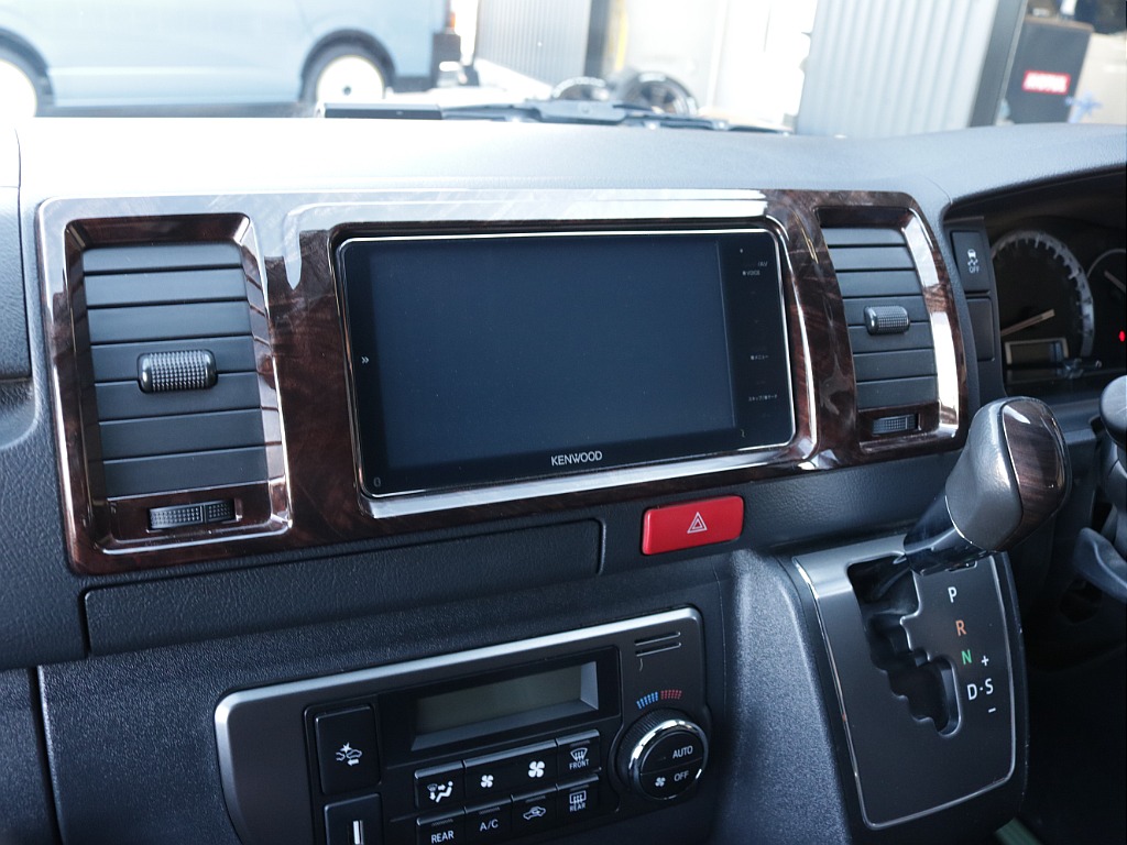 令和１年式希少５０周年特別仕様車２８００ディーゼル４WDカスタム車両入庫！オリジナルフロントバンパーオリジナル１６インチアルミグラントレック１６インチタイヤオリジナルオーバーフェンダータイプⅡベット！