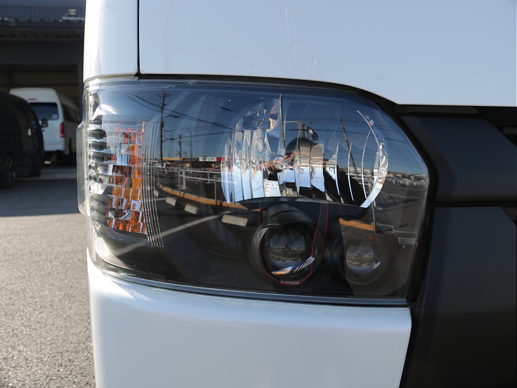 令和４年式ダークプライムⅡ２８００ディーゼル４WDブラックエディション完成！ＴＲＤフロントバンパーＴＲＤサイドバーＴＲＤリアスポイラーＴＲＤマッドガードオリジナル１６インチアルミベットＫＩＴ装着済み！