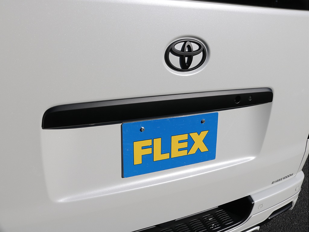 令和４年式ダークプライムⅡ２８００ディーゼル４WDブラックエディション完成！ＴＲＤフロントバンパーＴＲＤサイドバーＴＲＤリアスポイラーＴＲＤマッドガードオリジナル１６インチアルミベットＫＩＴ装着済み！