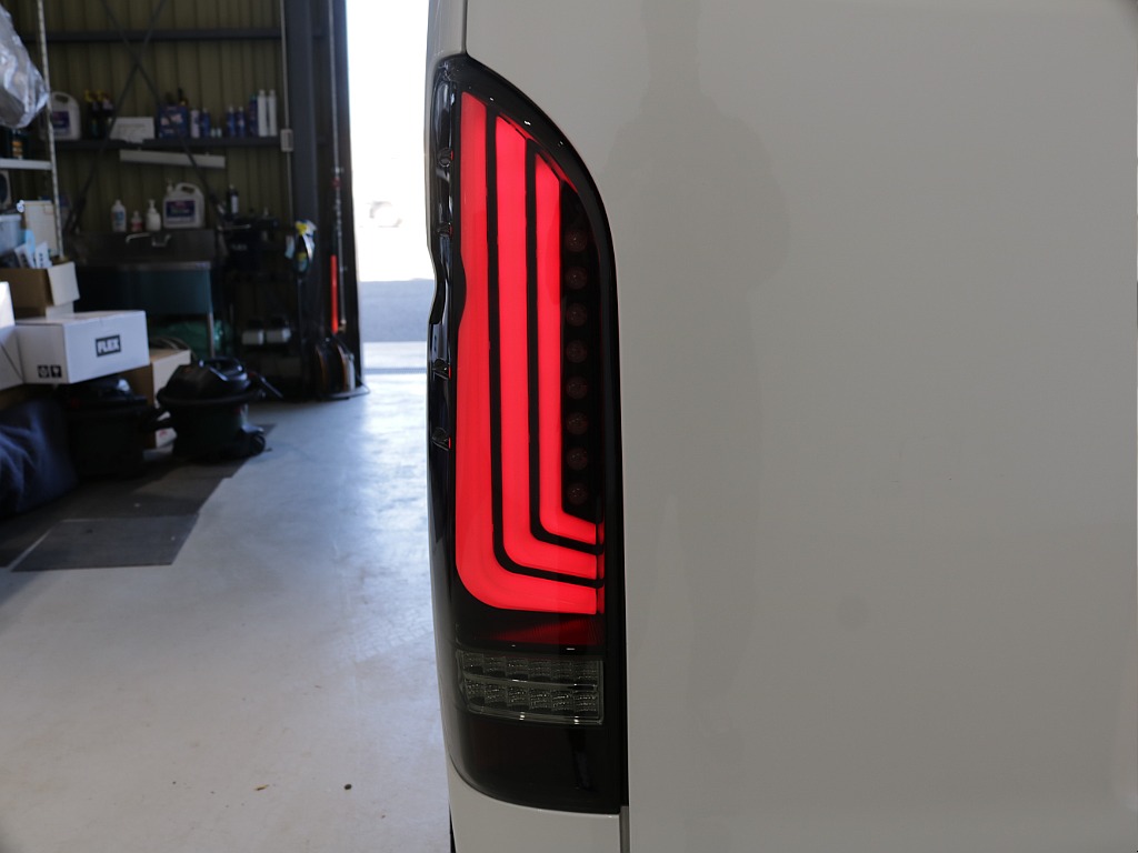 令和４年式ダークプライムⅡ２８００ディーゼル４WDブラックエディション完成！ＴＲＤフロントバンパーＴＲＤサイドバーＴＲＤリアスポイラーＴＲＤマッドガードオリジナル１６インチアルミベットＫＩＴ装着済み！