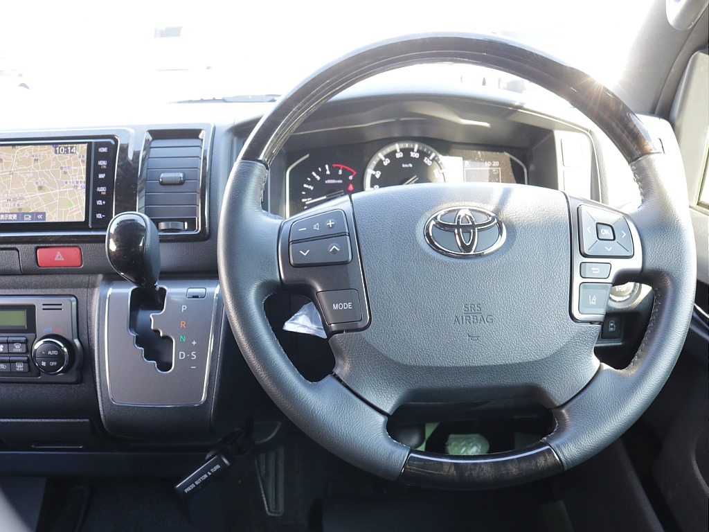 令和４年式ダークプライムⅡ２８００ディーゼル４WDブラックエディション完成！ＴＲＤフロントバンパーＴＲＤサイドバーＴＲＤリアスポイラーＴＲＤマッドガードオリジナル１６インチアルミベットＫＩＴ装着済み！