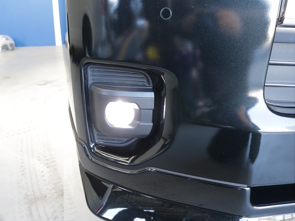 令和６年式ダークプライムⅡ希少ワイドＶディーゼルターボカスタム車両入庫！オリジナルフロントスポイラーオリジナルオーバーフェンダーオリジナルＬＥＤテールライト２インチダウン４１５コブラ１８インチアルミ！