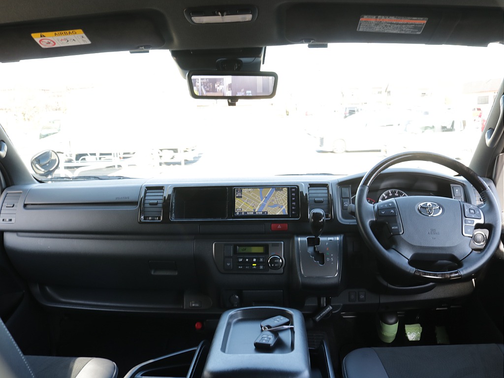 令和６年式ダークプライムⅡ希少ワイドＶディーゼルターボカスタム車両入庫！オリジナルフロントスポイラーオリジナルオーバーフェンダーオリジナルＬＥＤテールライト２インチダウン４１５コブラ１８インチアルミ！