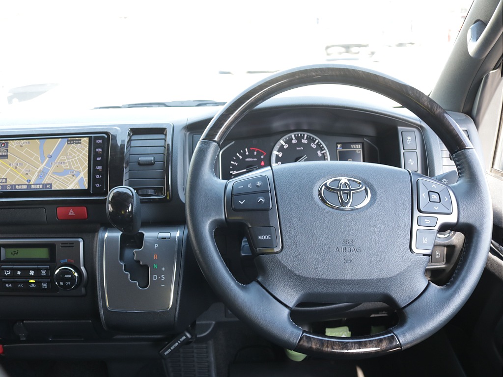 令和６年式ダークプライムⅡ希少ワイドＶディーゼルターボカスタム車両入庫！オリジナルフロントスポイラーオリジナルオーバーフェンダーオリジナルＬＥＤテールライト２インチダウン４１５コブラ１８インチアルミ！