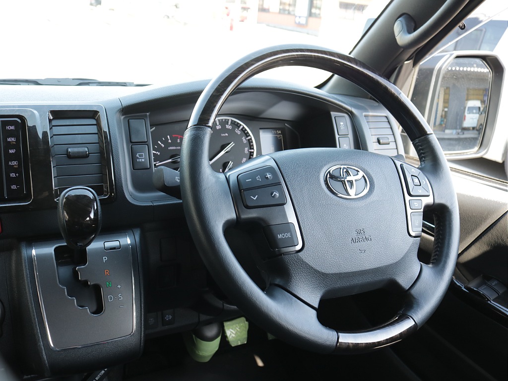 令和６年式ダークプライムⅡ希少ワイドＶディーゼルターボカスタム車両入庫！オリジナルフロントスポイラーオリジナルオーバーフェンダーオリジナルＬＥＤテールライト２インチダウン４１５コブラ１８インチアルミ！