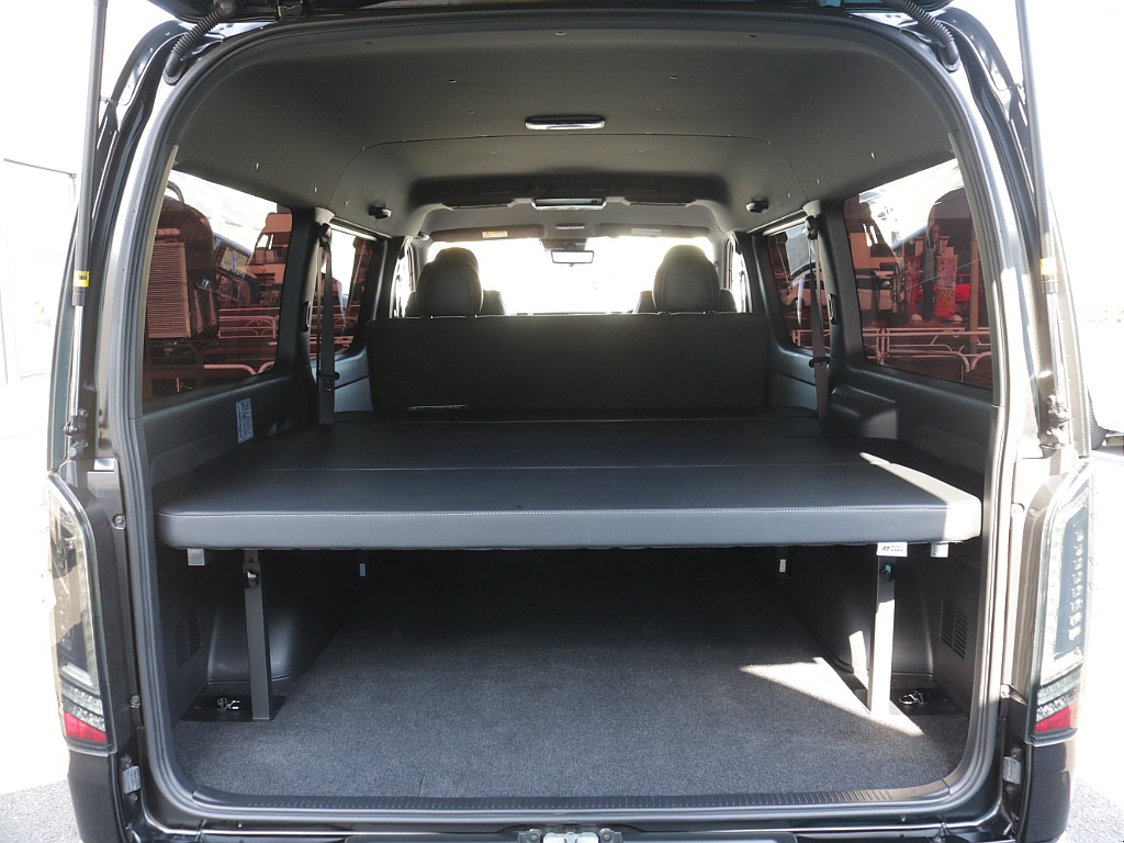 令和６年式ダークプライムⅡ希少ワイドＶディーゼルターボカスタム車両入庫！オリジナルフロントスポイラーオリジナルオーバーフェンダーオリジナルＬＥＤテールライト２インチダウン４１５コブラ１８インチアルミ！