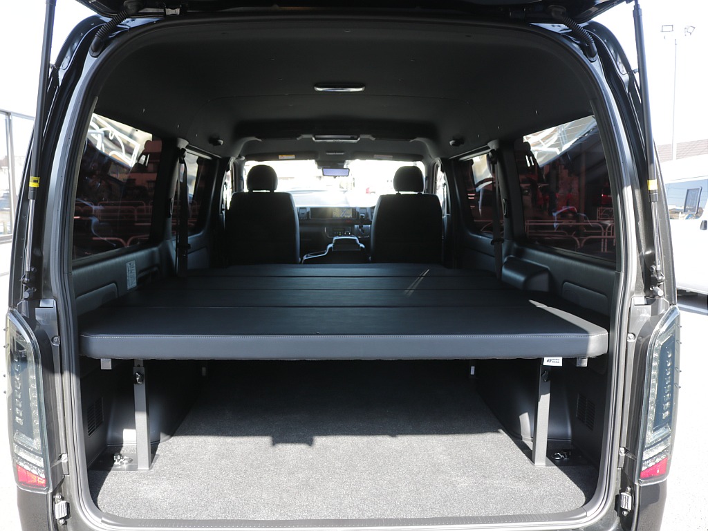 令和６年式ダークプライムⅡ希少ワイドＶディーゼルターボカスタム車両入庫！オリジナルフロントスポイラーオリジナルオーバーフェンダーオリジナルＬＥＤテールライト２インチダウン４１５コブラ１８インチアルミ！