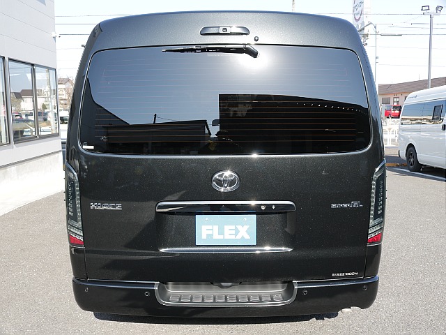 シンプルなリアビューになります！！