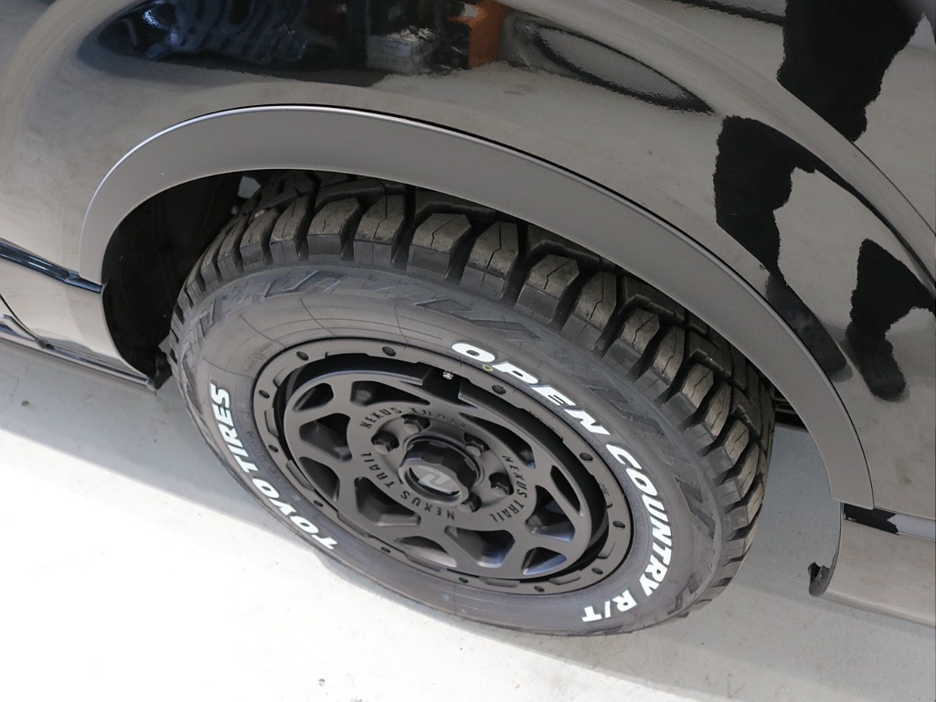 令和７年式ダークプライムⅡ２８００ディーゼル４WDブラックエディション完成！オリジナルフロントバンパーオリジナル１６インチアルミオリジナルオーバーフェンダーオリジナルベットKITアルパインＢＩＧ－Ｘ！