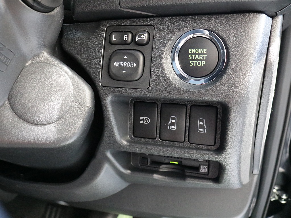 令和７年式ダークプライムⅡ２８００ディーゼル４WDブラックエディション完成！オリジナルフロントバンパーオリジナル１６インチアルミオリジナルオーバーフェンダーオリジナルベットKITアルパインＢＩＧ－Ｘ！