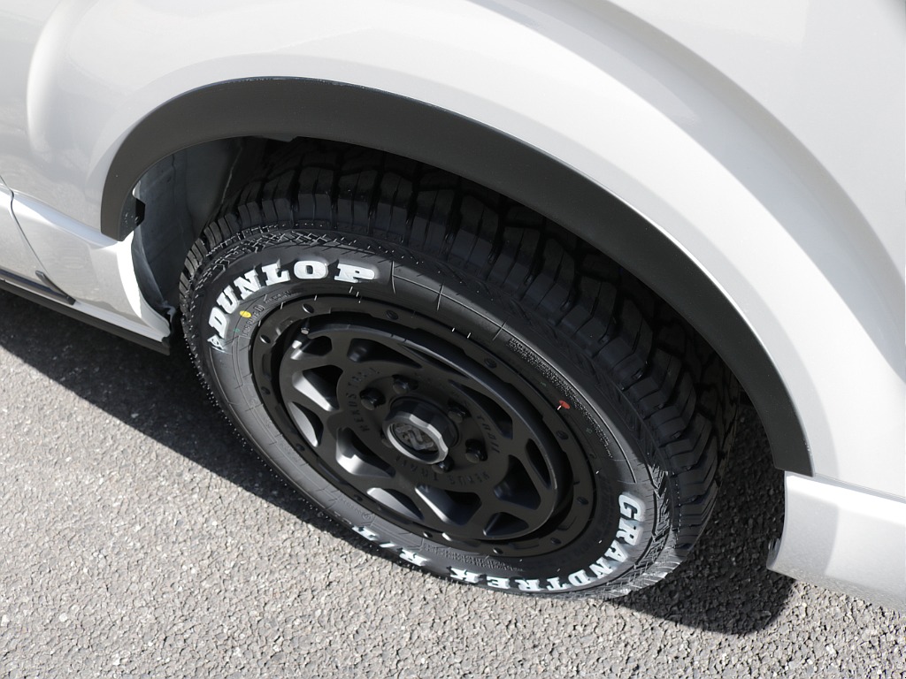 令和７年式ダークプライムＳ２８００ディーゼル４ＷＤカスタム車両入庫！オリジナルフロントバンパーオリジナル１６インチアルミオリジナルオーバーフェンダーオリジナルＬＥＤテールオリジナルタイプⅡベットＫＩＴ