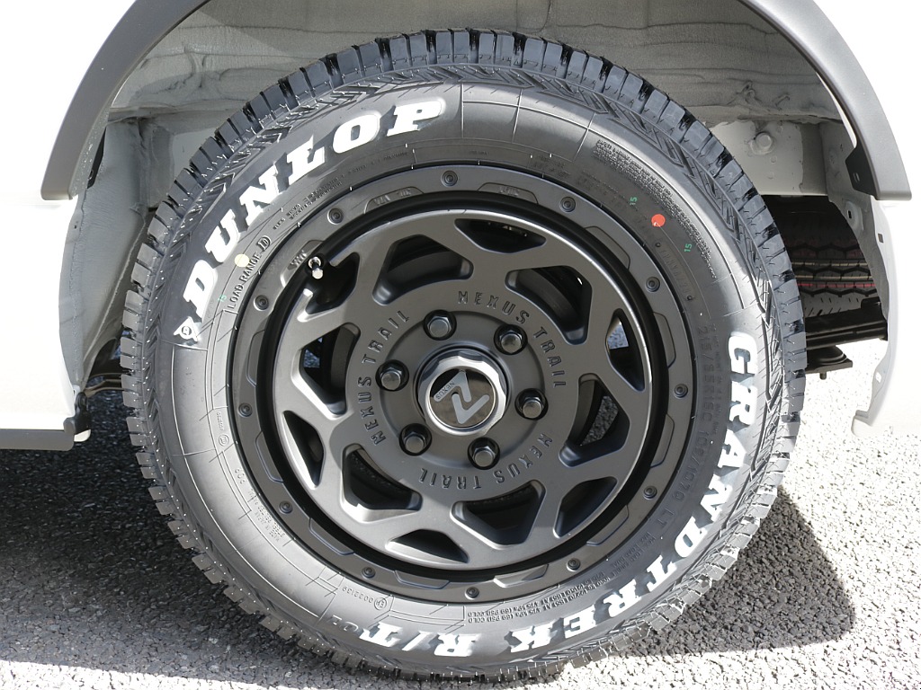 令和７年式ダークプライムＳ２８００ディーゼル４ＷＤカスタム車両入庫！オリジナルフロントバンパーオリジナル１６インチアルミオリジナルオーバーフェンダーオリジナルＬＥＤテールオリジナルタイプⅡベットＫＩＴ