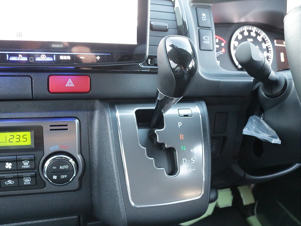 令和７年式ダークプライムＳ２８００ディーゼル４ＷＤカスタム車両入庫！オリジナルフロントバンパーオリジナル１６インチアルミオリジナルオーバーフェンダーオリジナルＬＥＤテールオリジナルタイプⅡベットＫＩＴ