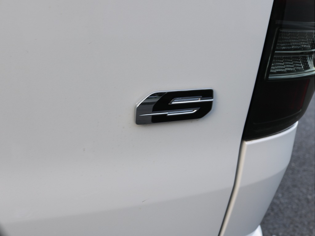 令和７年式ダークプライムＳ２８００ディーゼル４ＷＤカスタム車両入庫！！アルパインＢＩＧ－Ｘ１１インチナビビルトインＥＴＣ装備ＨＤＭＩソケットオリジナルフロントバンパーオリジナルベットＫＩＴタイプⅡ装備