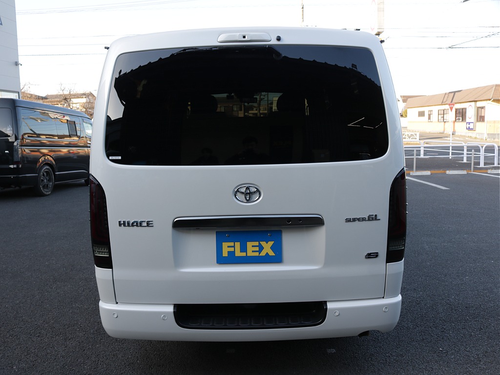 シンプルなリアビューになります！！