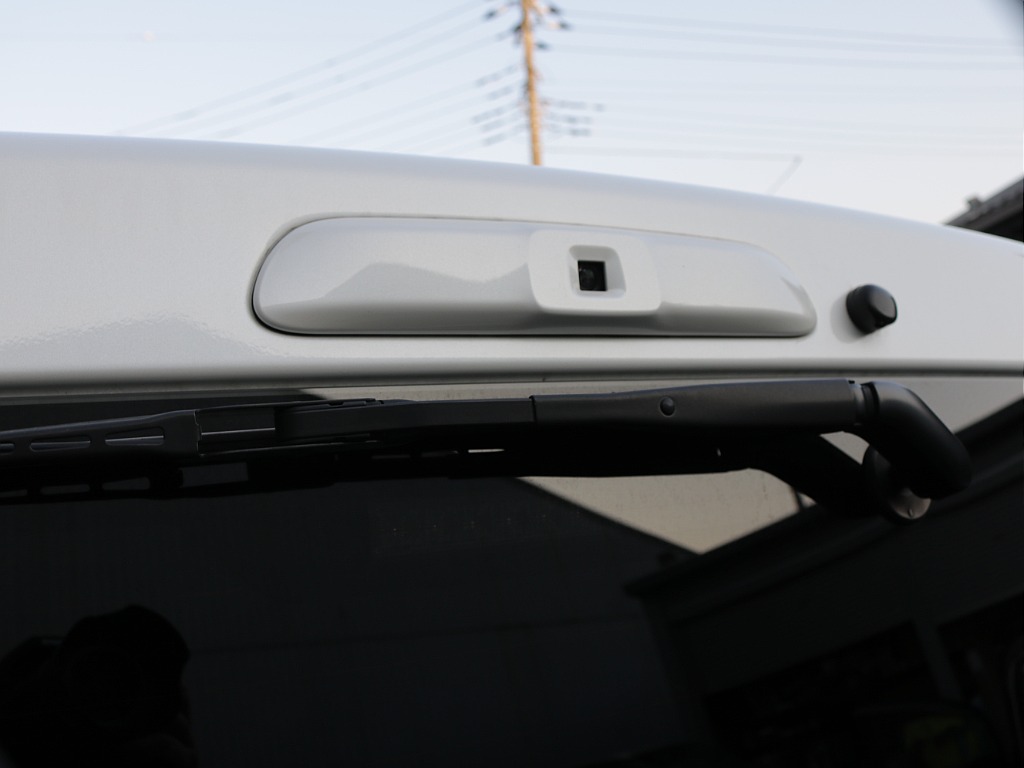 令和５年式ダークプライムⅡ２０００ガソリン２WDフレックスカスタム車両入庫！オリジナルスポイラーオリジナルオーバーフェンダーオリジナルＬＥＤテールライトオリジナル１７インチアルミ床張りベットＫＩＴ装備