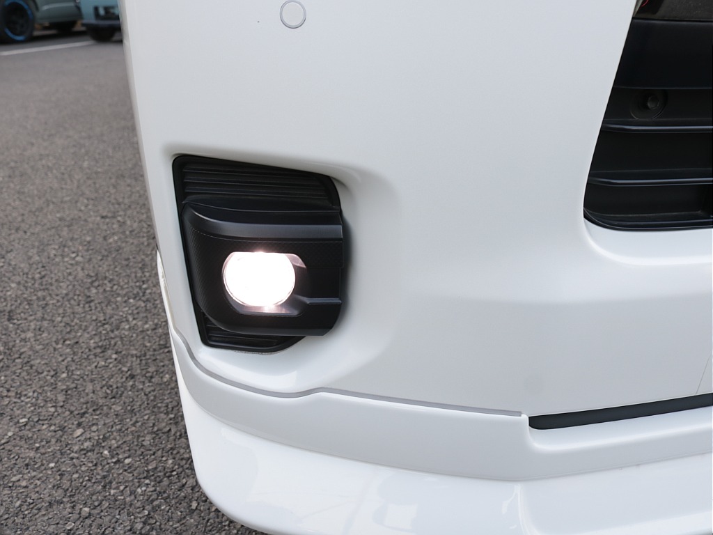 令和５年式ダークプライムⅡ２０００ガソリン２WDフレックスカスタム車両入庫！オリジナルスポイラーオリジナルオーバーフェンダーオリジナルＬＥＤテールライトオリジナル１７インチアルミ床張りベットＫＩＴ装備