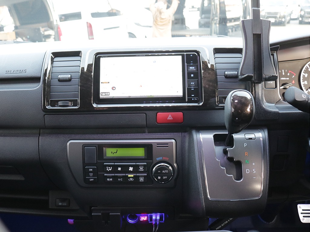 令和５年式ダークプライムⅡ２０００ガソリン２WDフレックスカスタム車両入庫！オリジナルスポイラーオリジナルオーバーフェンダーオリジナルＬＥＤテールライトオリジナル１７インチアルミ床張りベットＫＩＴ装備