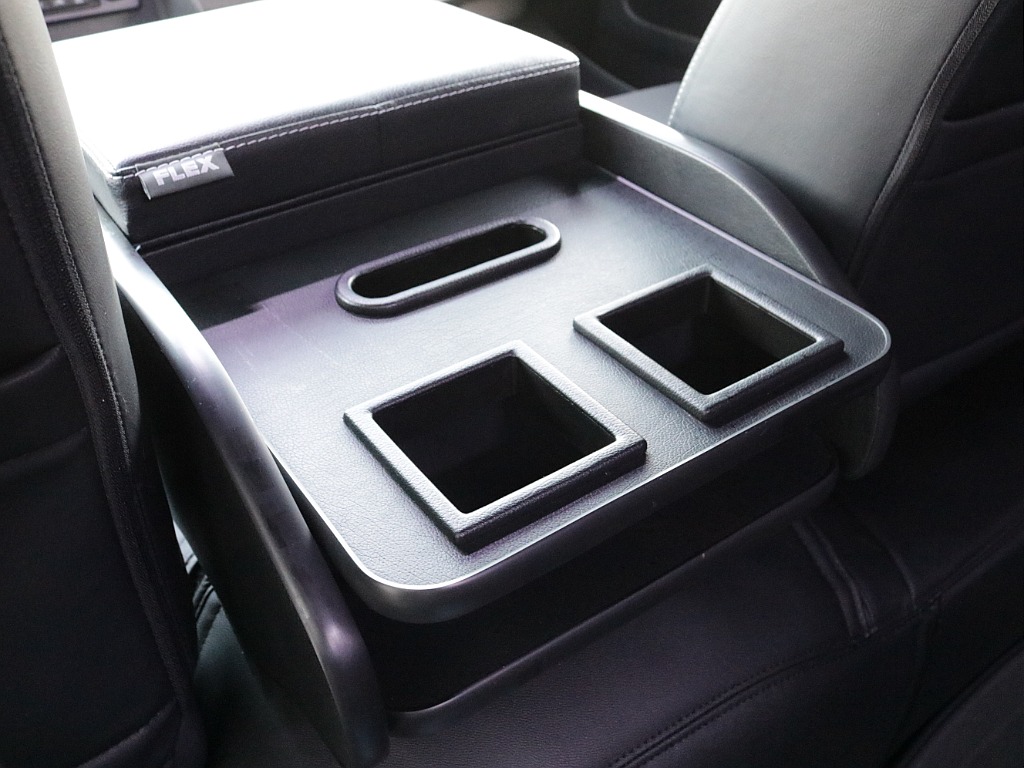 令和５年式ダークプライムⅡ２０００ガソリン２WDフレックスカスタム車両入庫！オリジナルスポイラーオリジナルオーバーフェンダーオリジナルＬＥＤテールライトオリジナル１７インチアルミ床張りベットＫＩＴ装備