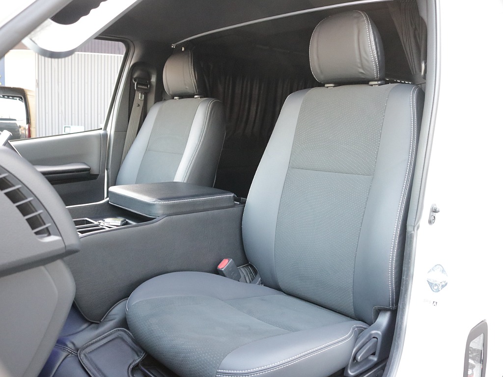 令和５年式ダークプライムⅡ２０００ガソリン２WDフレックスカスタム車両入庫！オリジナルスポイラーオリジナルオーバーフェンダーオリジナルＬＥＤテールライトオリジナル１７インチアルミ床張りベットＫＩＴ装備