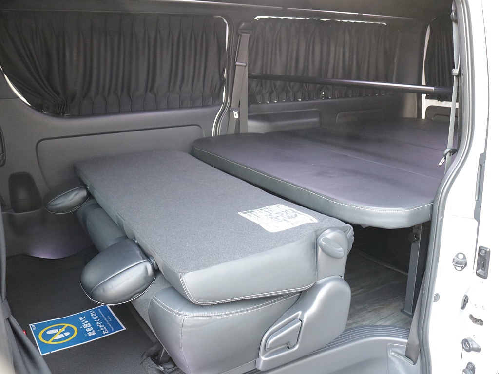 令和５年式ダークプライムⅡ２０００ガソリン２WDフレックスカスタム車両入庫！オリジナルスポイラーオリジナルオーバーフェンダーオリジナルＬＥＤテールライトオリジナル１７インチアルミ床張りベットＫＩＴ装備